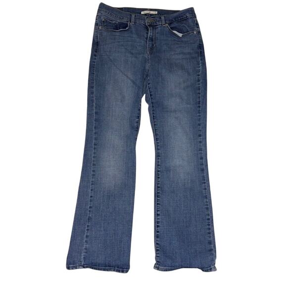 Levi's Signature Women's Classic Boot Cut Jean Size 8 Medium Wash 28" In… - Picture 1 of 7